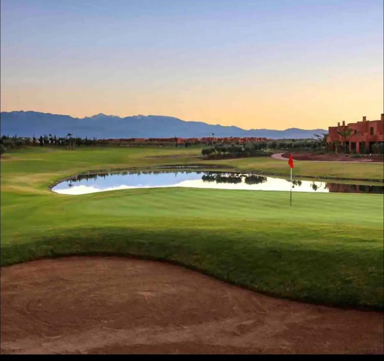 Mini-Villa Situee Dans Une Residence Prestigia A Marrakech, Avec Une Vue Sur La Piscine Et Le Golf Une Securite 24H Sur 24 Et Une Proximite Ideale De L Aeroport 5 Minutes C Est Une Offre Parfaite Pour Des Vacances マラケシュ エクステリア 写真