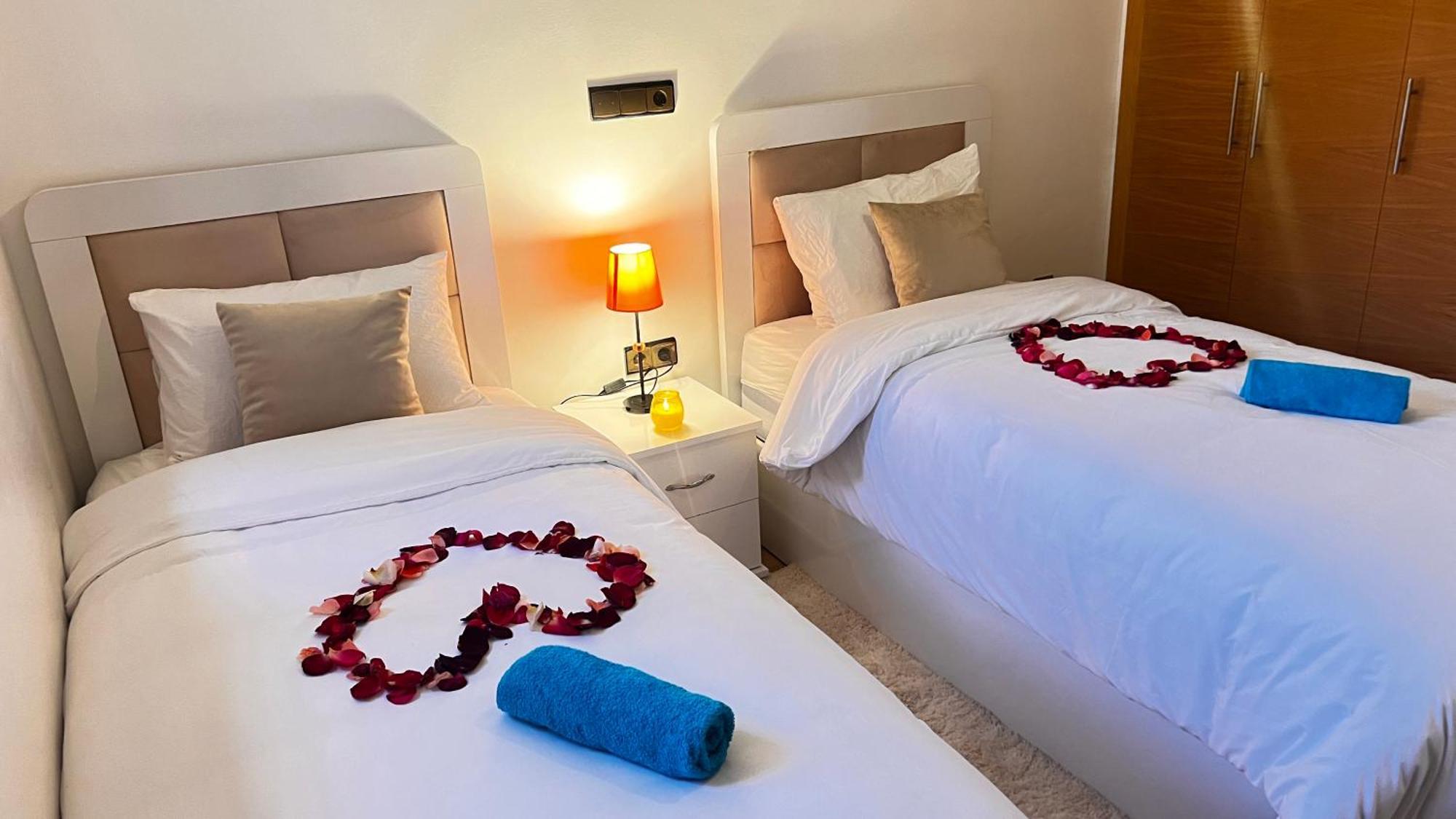 Mini-Villa Situee Dans Une Residence Prestigia A Marrakech, Avec Une Vue Sur La Piscine Et Le Golf Une Securite 24H Sur 24 Et Une Proximite Ideale De L Aeroport 5 Minutes C Est Une Offre Parfaite Pour Des Vacances マラケシュ エクステリア 写真