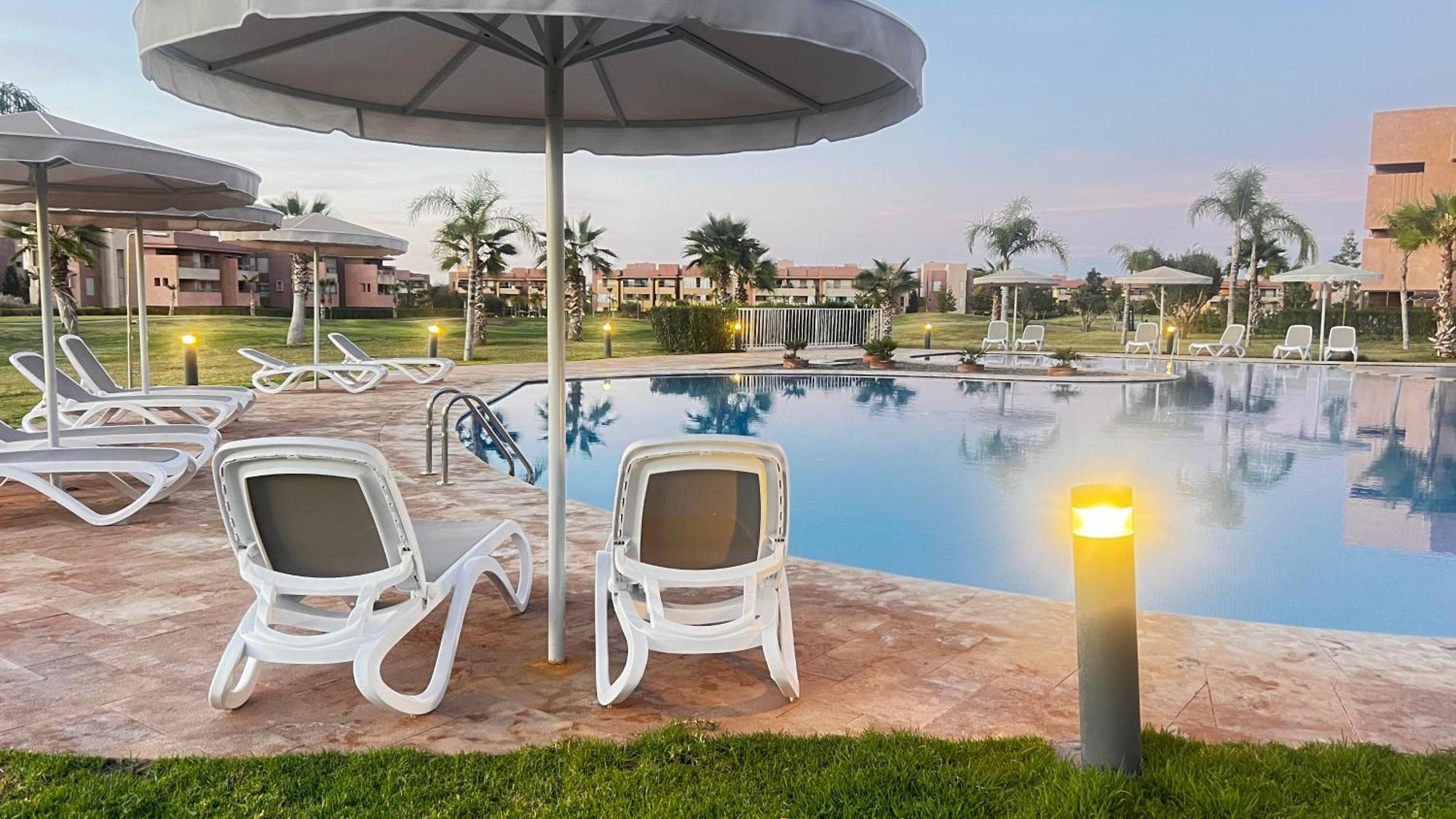 Mini-Villa Situee Dans Une Residence Prestigia A Marrakech, Avec Une Vue Sur La Piscine Et Le Golf Une Securite 24H Sur 24 Et Une Proximite Ideale De L Aeroport 5 Minutes C Est Une Offre Parfaite Pour Des Vacances マラケシュ エクステリア 写真