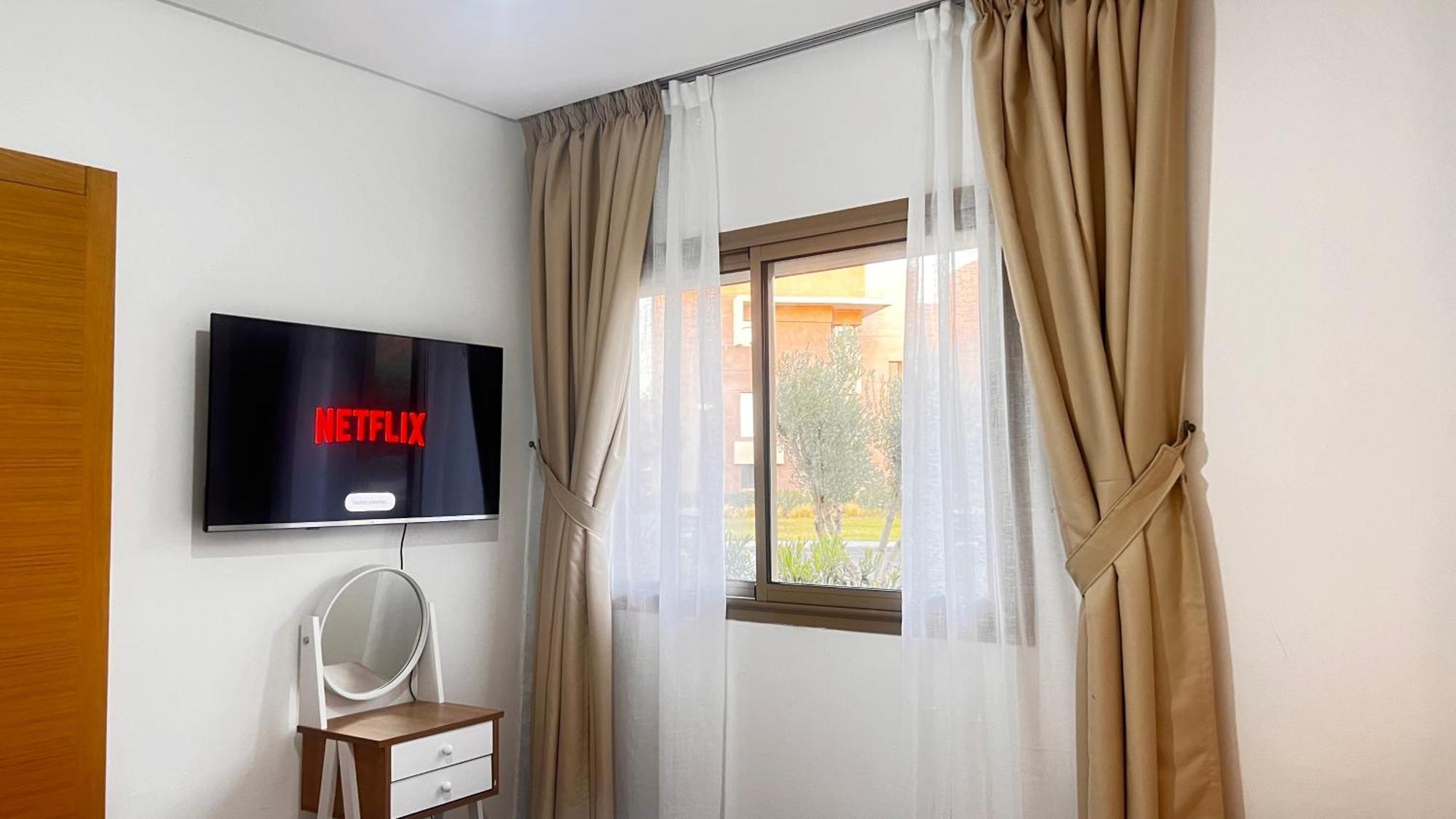 Mini-Villa Situee Dans Une Residence Prestigia A Marrakech, Avec Une Vue Sur La Piscine Et Le Golf Une Securite 24H Sur 24 Et Une Proximite Ideale De L Aeroport 5 Minutes C Est Une Offre Parfaite Pour Des Vacances マラケシュ エクステリア 写真