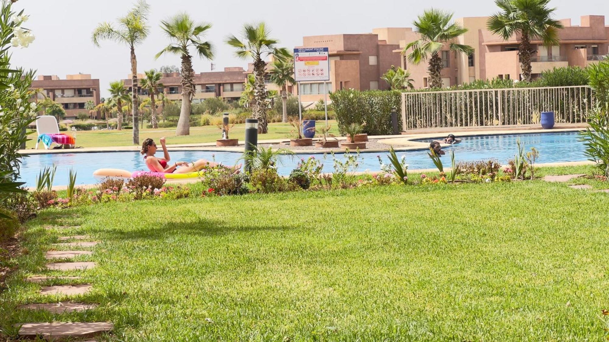 Mini-Villa Situee Dans Une Residence Prestigia A Marrakech, Avec Une Vue Sur La Piscine Et Le Golf Une Securite 24H Sur 24 Et Une Proximite Ideale De L Aeroport 5 Minutes C Est Une Offre Parfaite Pour Des Vacances マラケシュ エクステリア 写真